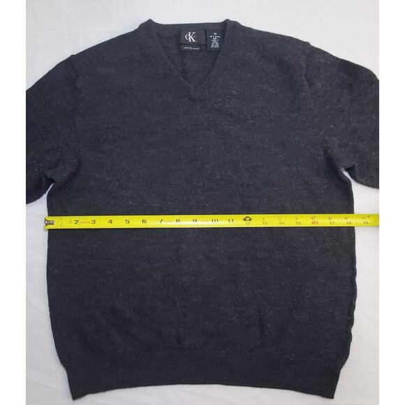 CALVIN KLEIN Sz M 100% Extra Fine Merino Wool Black V-neck Women's Sweater Ca2 - Picture 3 of 6